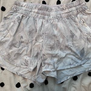 Lulu lemon tracker shorts